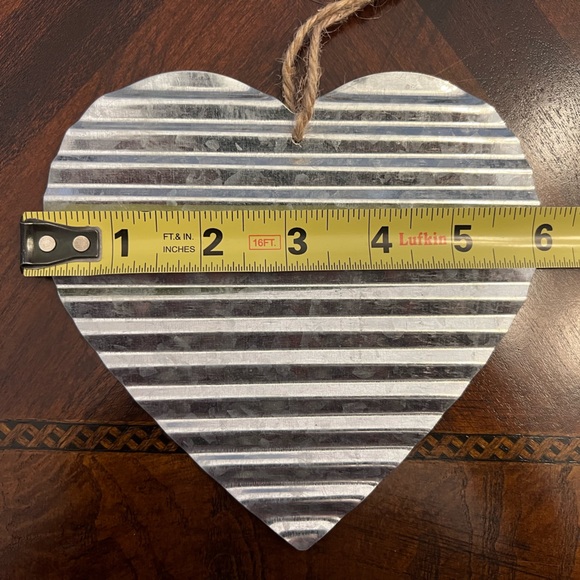 Valentine’s Decor Bundle - 8 Pieces - Picture 12 of 15